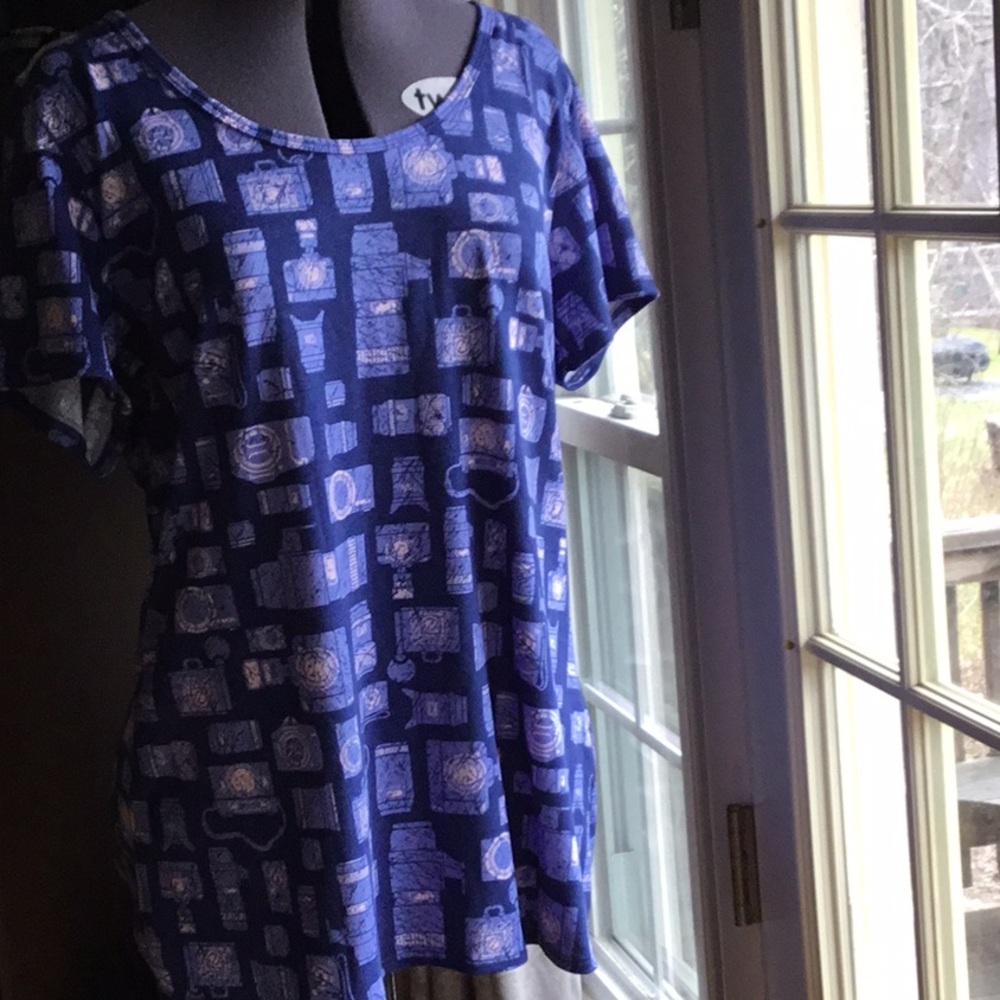 LulaRoe Classic Tee